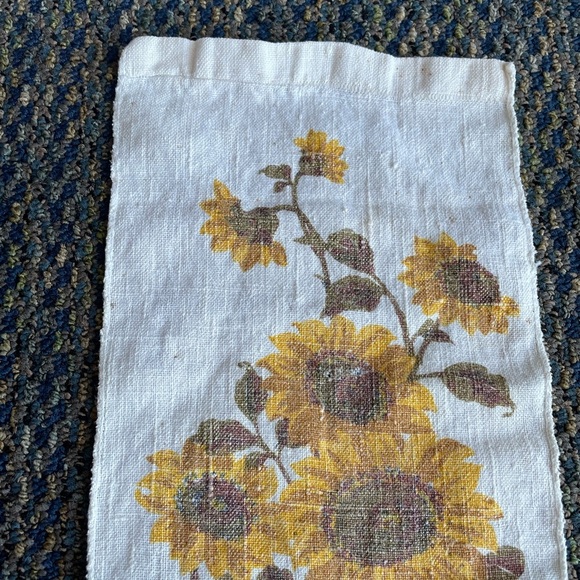 VINTAGE 1979 Sunflower Calendar Linen Decorative Towel - Picture 5 of 5